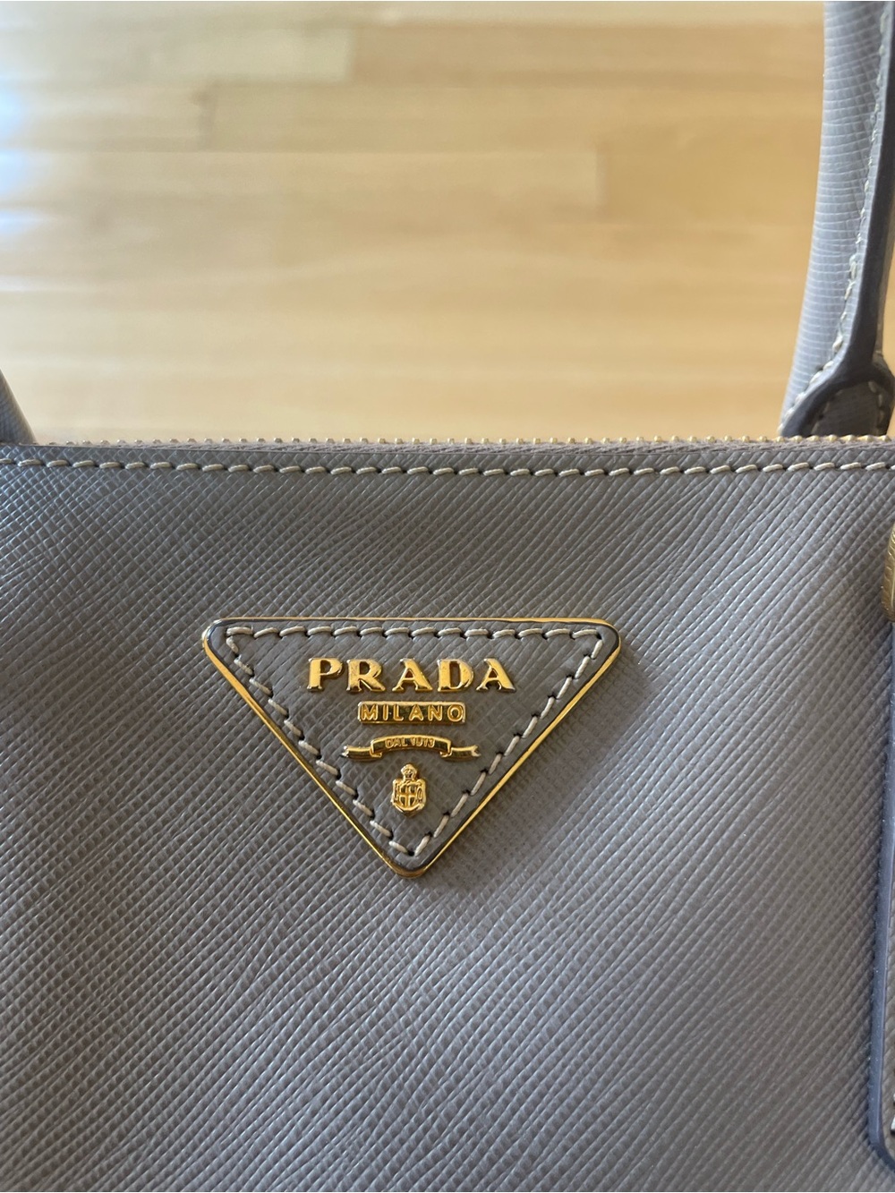 Authentic Prada Galleria Saffiano Leather Tote in grey gold hardware - Picture 2 of 8